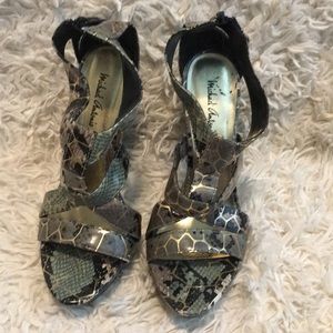 Snake heels be perfect with jeans